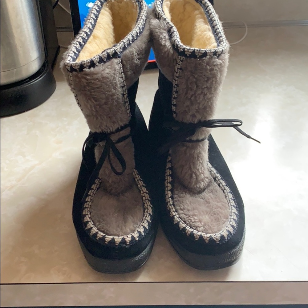 FINAL MARKDOWN!! Vintage snow lander ski boots